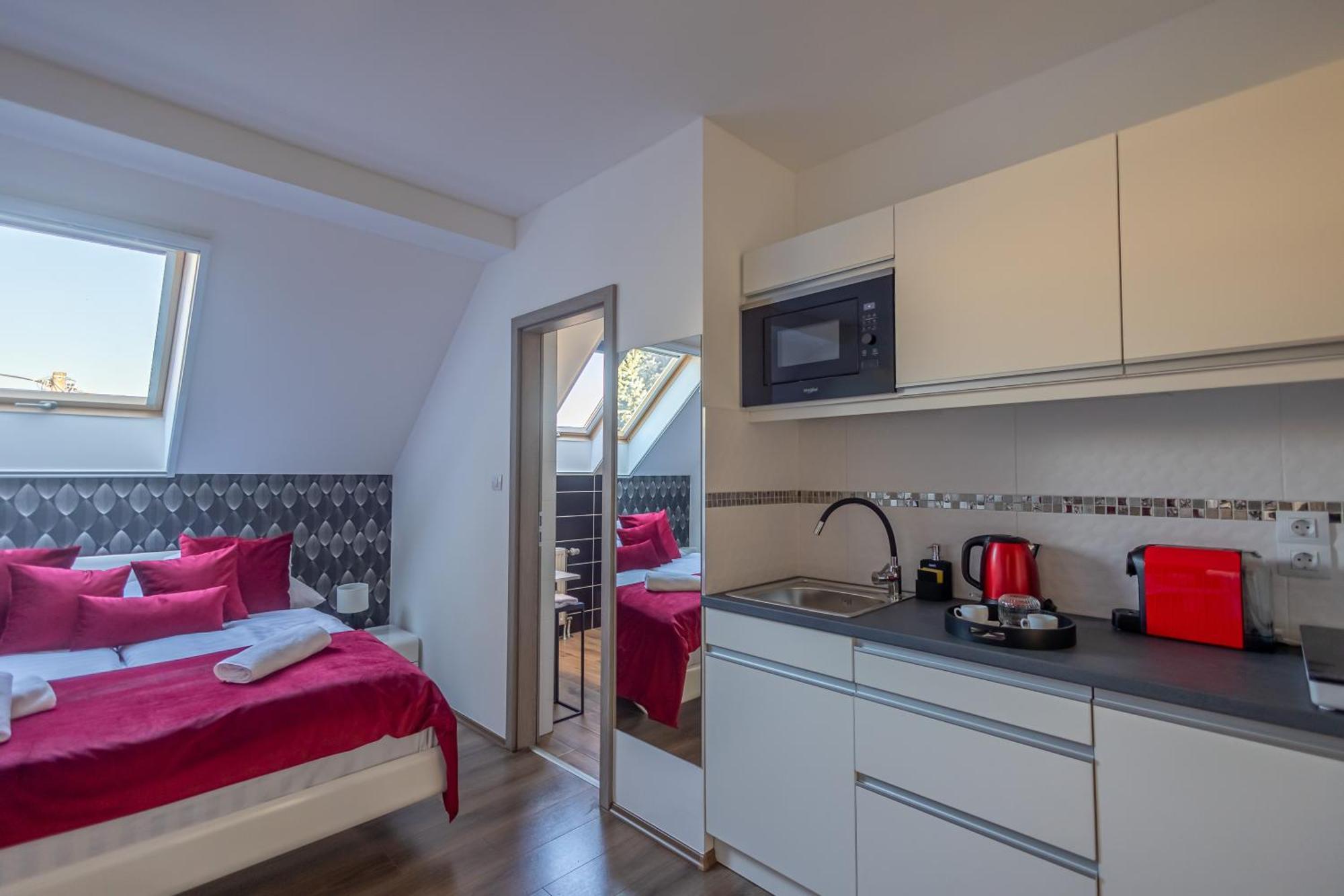 Happy Home Apartman Мішкольц Екстер'єр фото