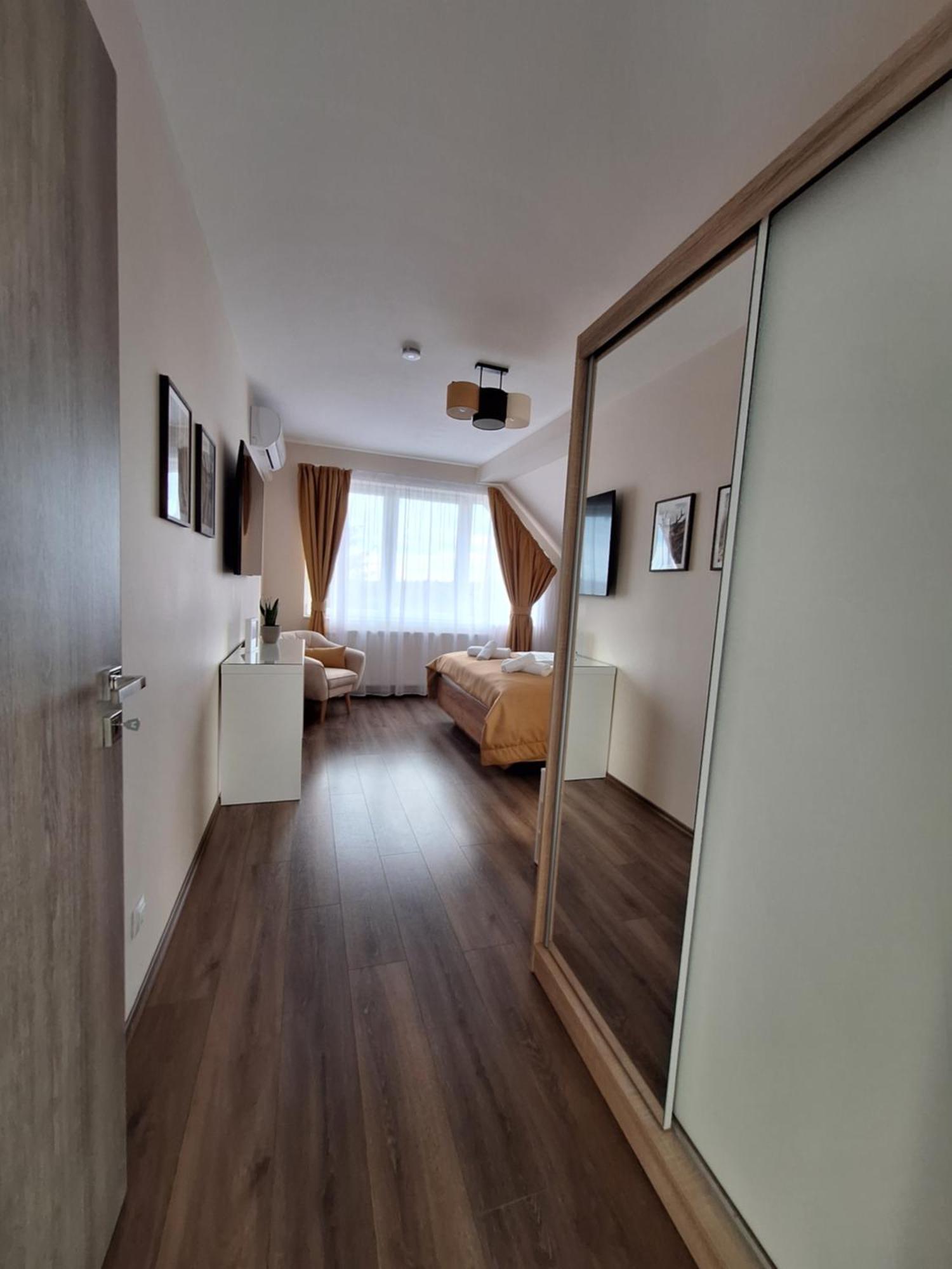 Happy Home Apartman Мішкольц Екстер'єр фото