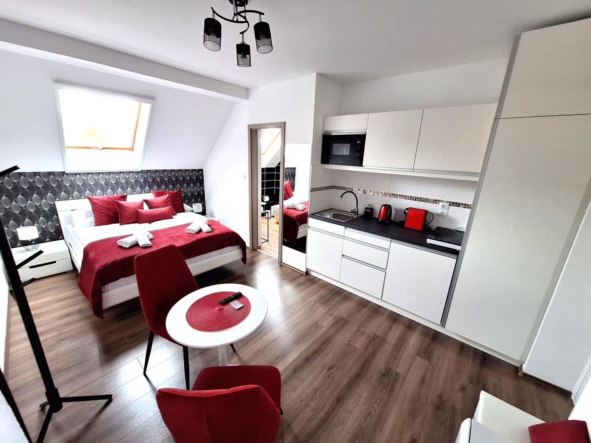 Happy Home Apartman Мішкольц Екстер'єр фото