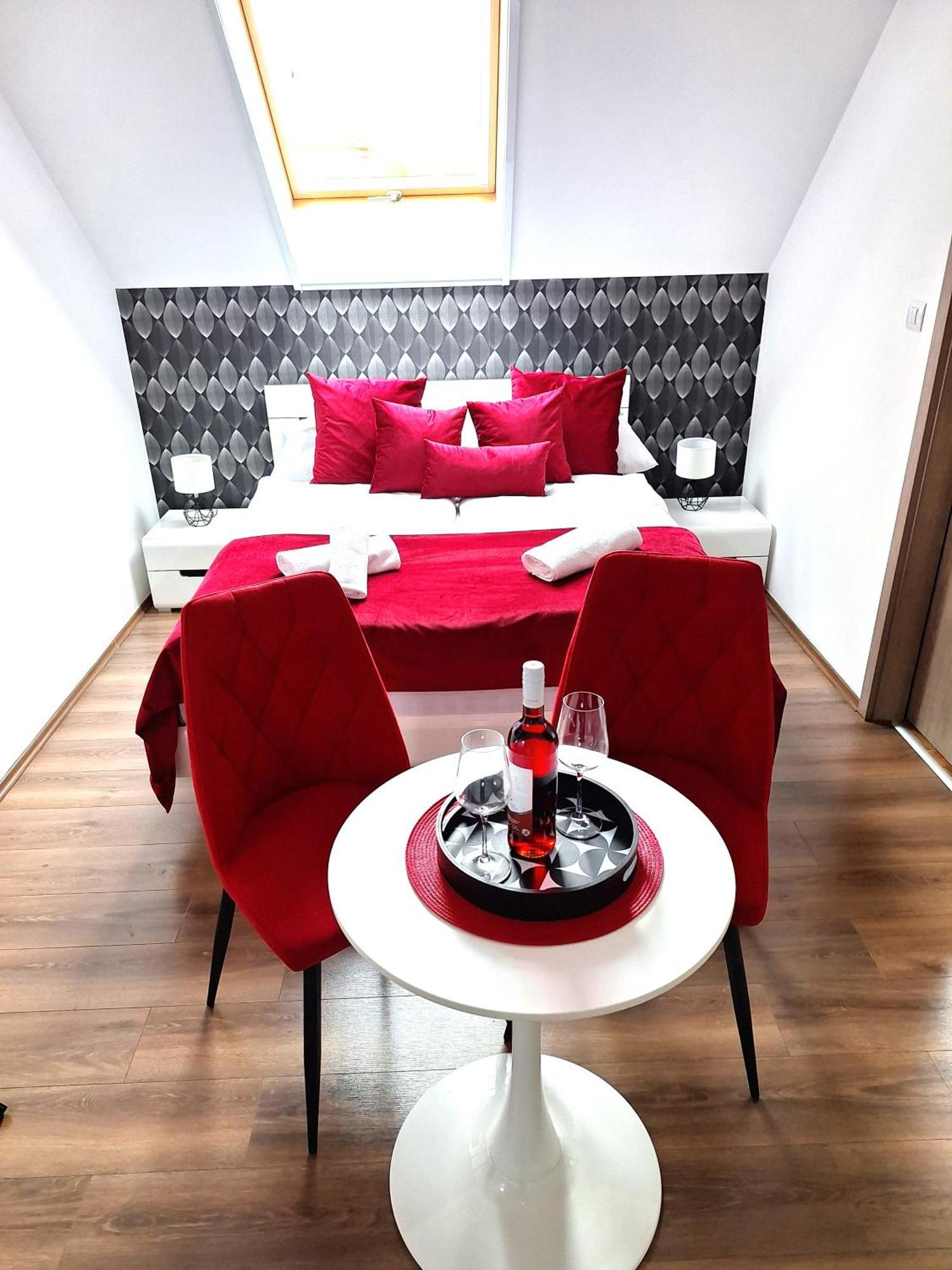 Happy Home Apartman Мішкольц Екстер'єр фото