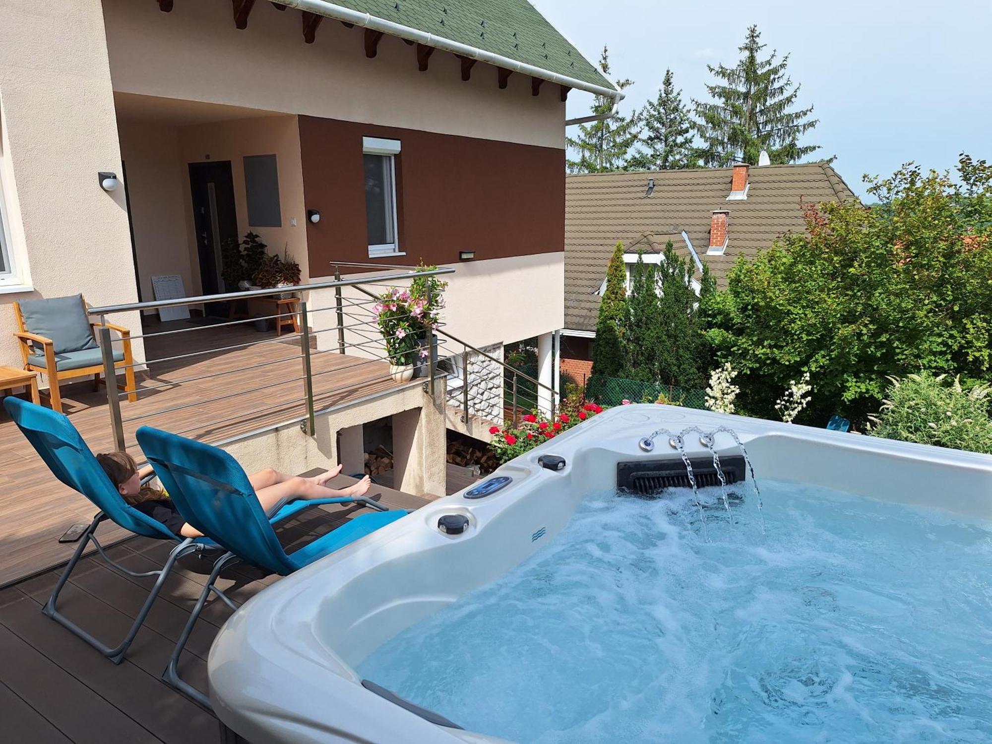 Happy Home Apartman Мішкольц Екстер'єр фото