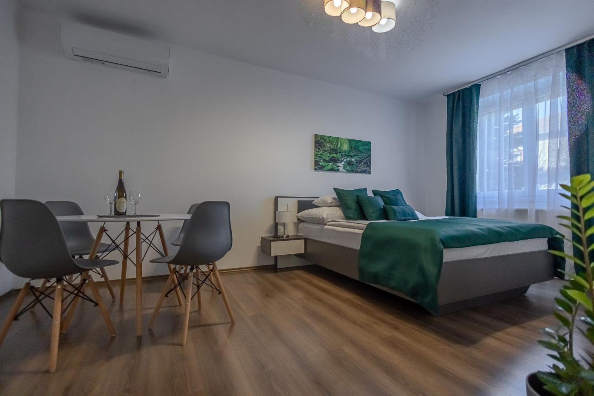 Happy Home Apartman Мішкольц Екстер'єр фото